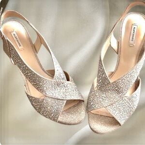 NIB Alex Marie Women's sand gold Sandals Size 9.5M